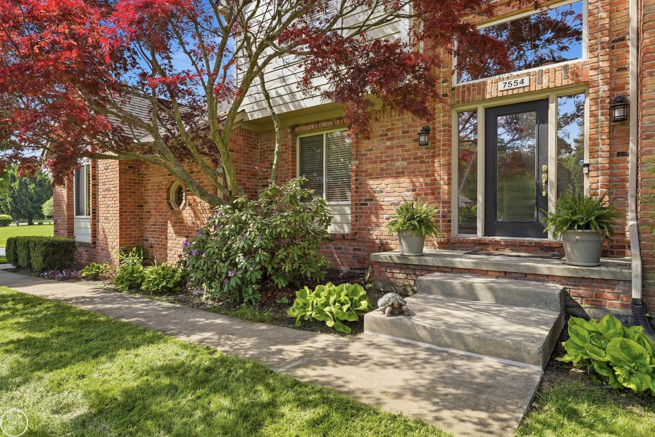7554 Cedar Creek Drive, White Lake, MI 48383 — Photo 4