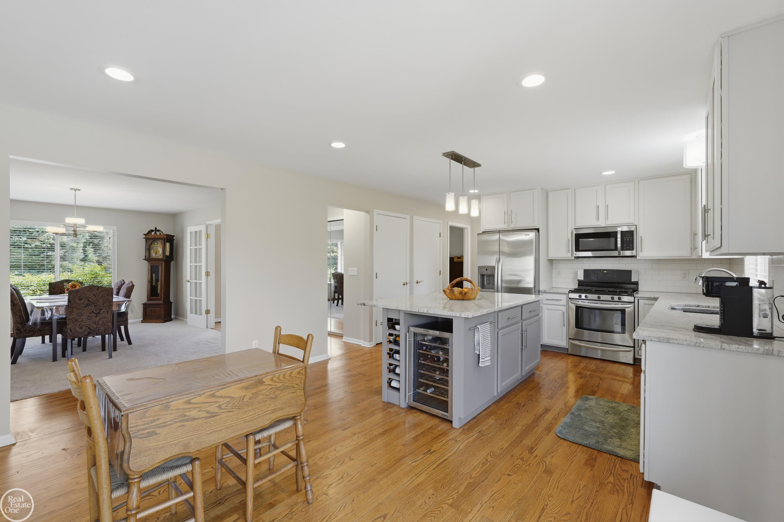 7554 Cedar Creek Drive, White Lake, MI 48383 — Photo 15