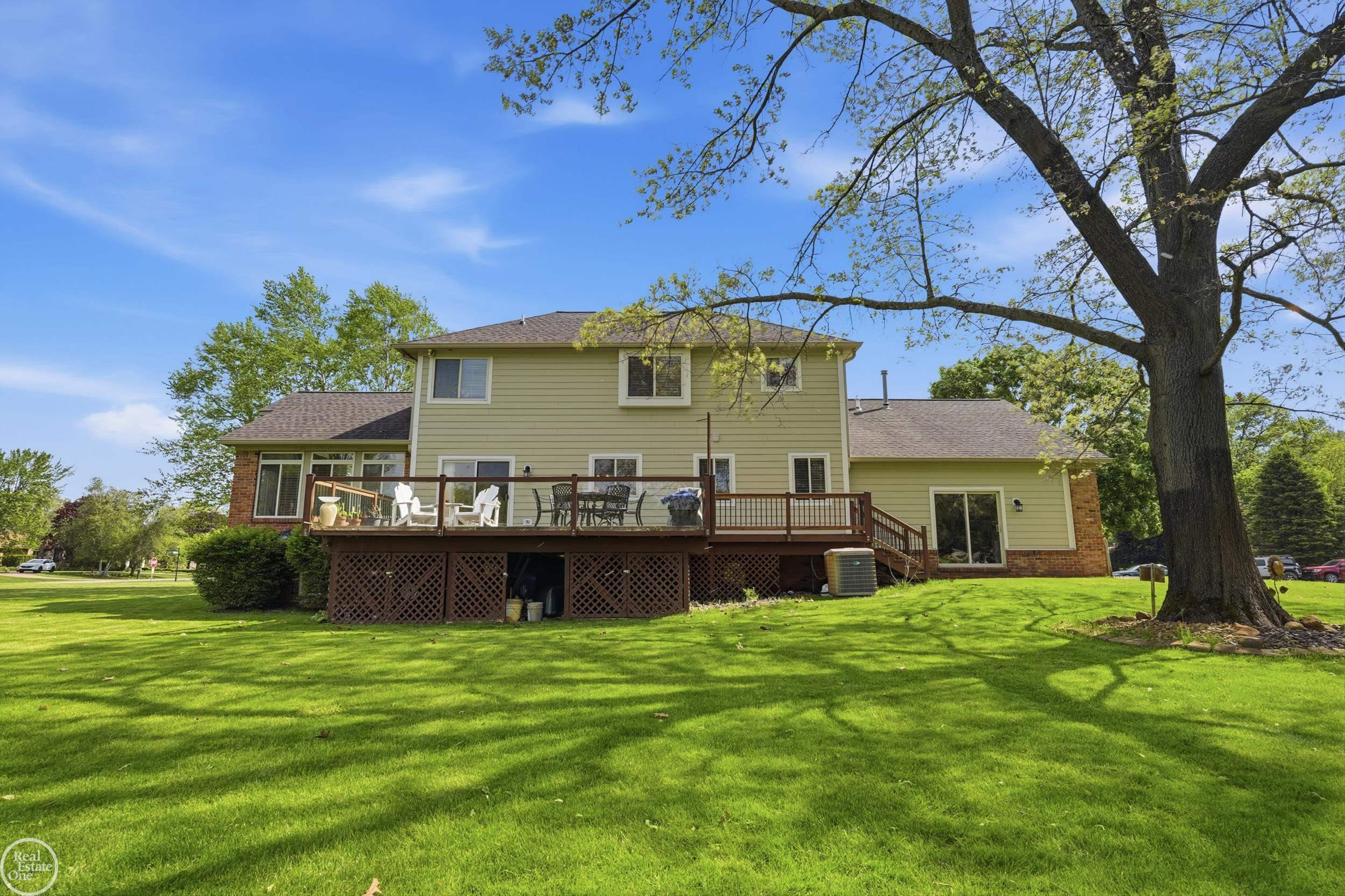 7554 Cedar Creek Drive, White Lake, MI 48383 — Photo 45