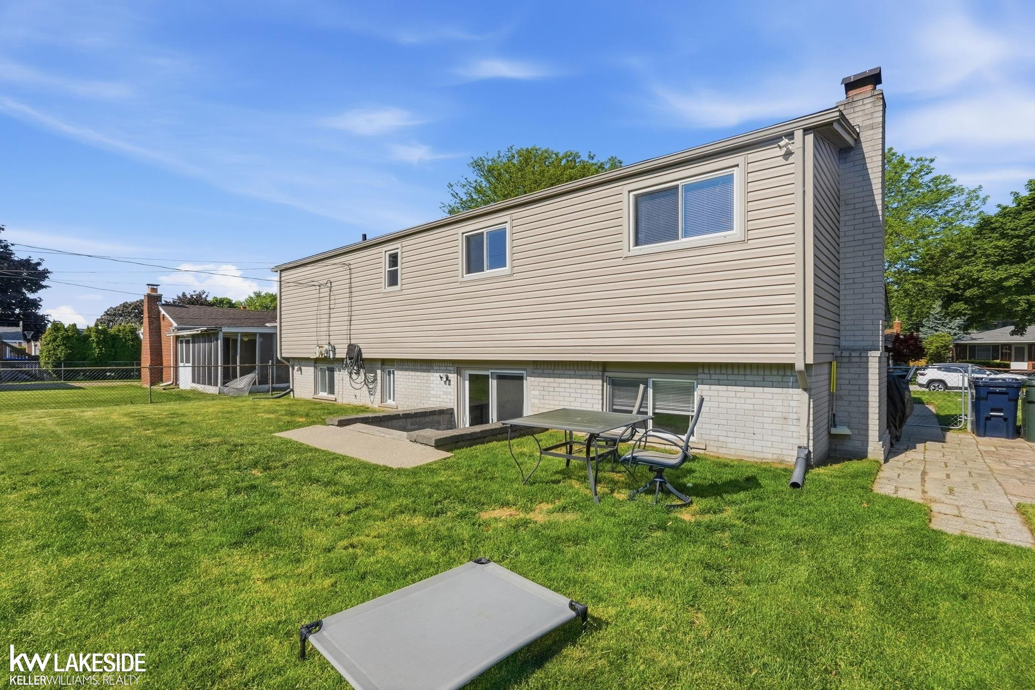 40916 Pickett Ridge Road, Sterling Heights, MI 48313 — Photo 32