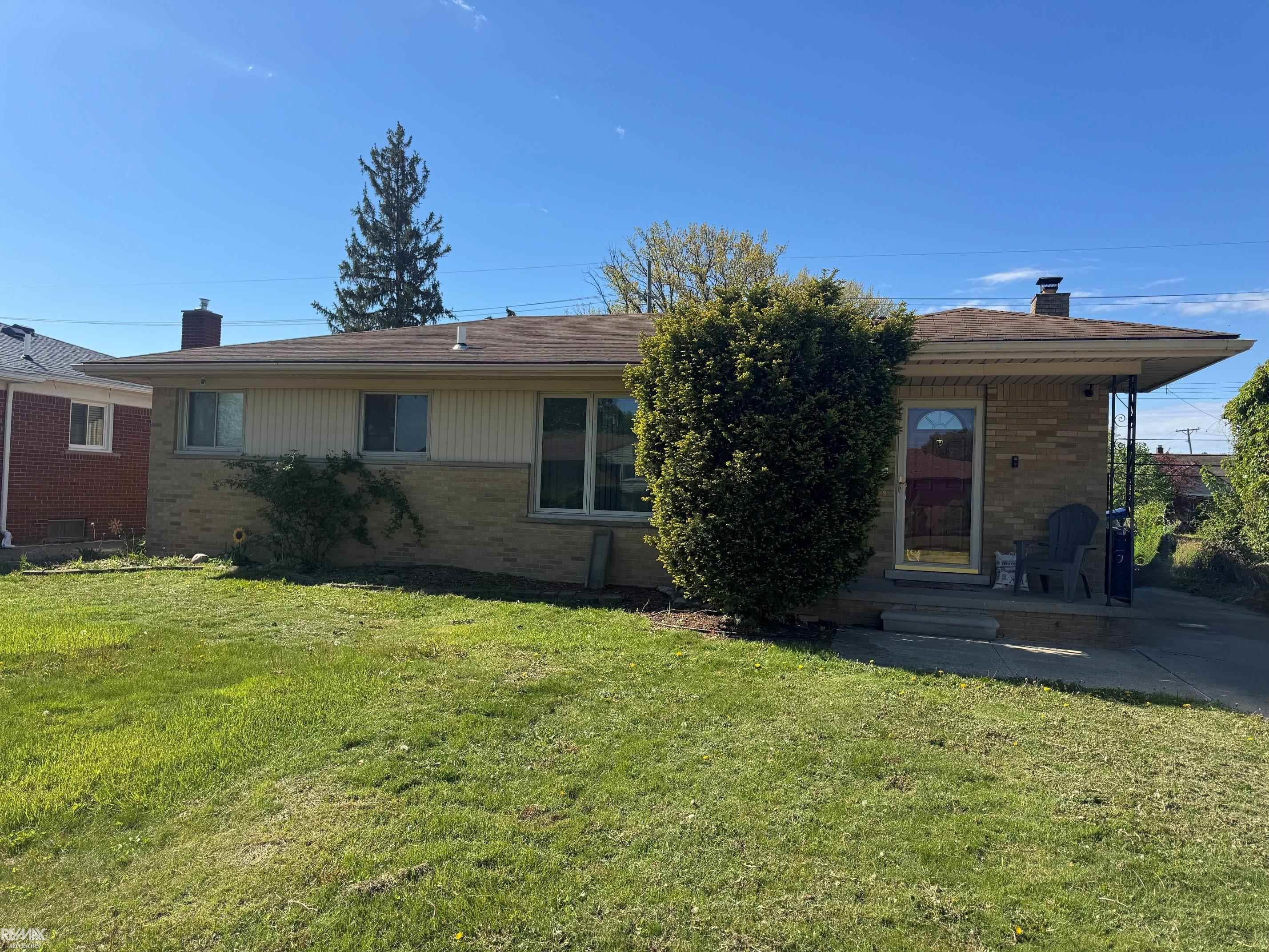 8430 Darlene Street, Warren, MI 48093 — front exterior