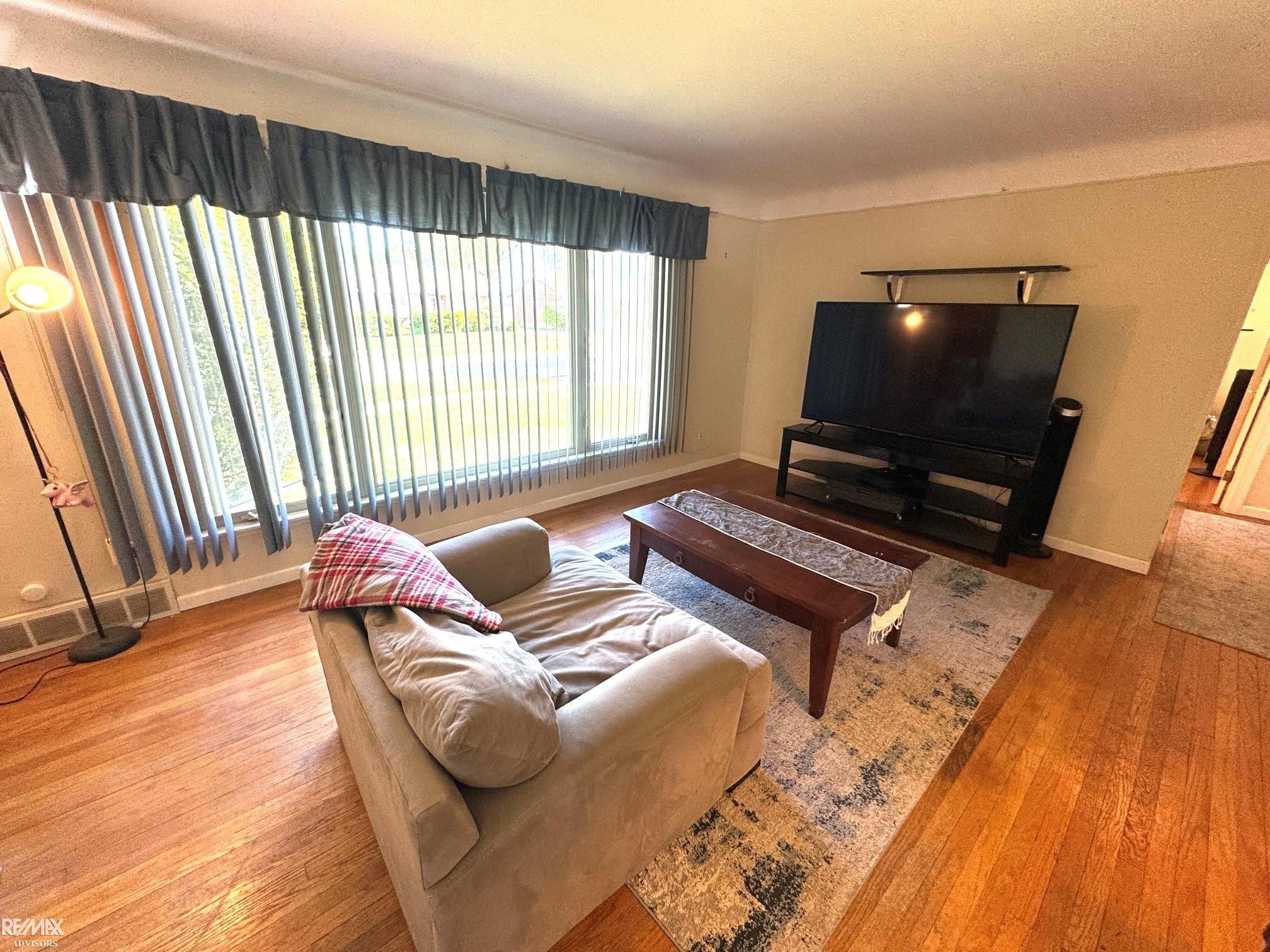 8430 Darlene Street, Warren, MI 48093 — Photo 2