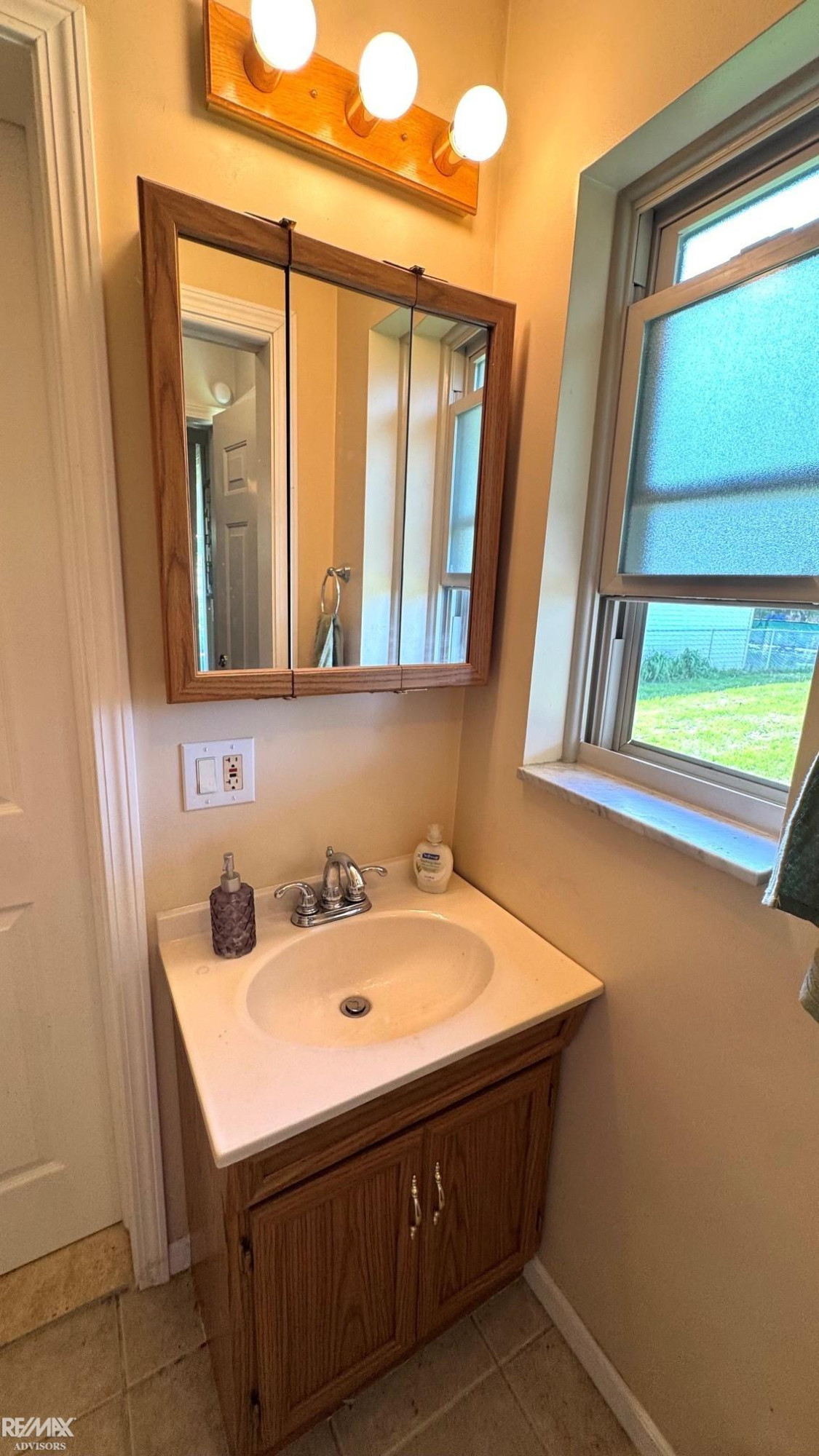 8430 Darlene Street, Warren, MI 48093 — Photo 8