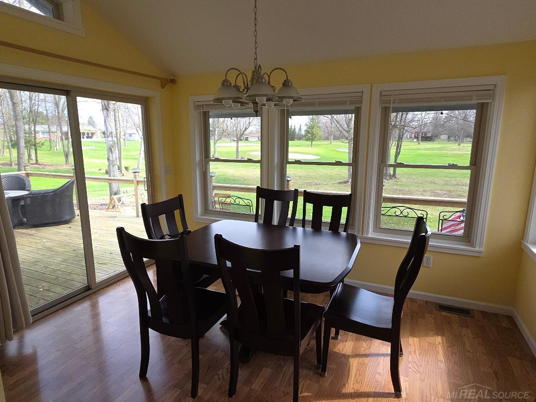 5700 Royal Court Court, MI 48624 — Photo 12