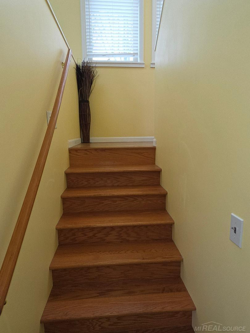 5700 Royal Court Court, MI 48624 — Photo 19