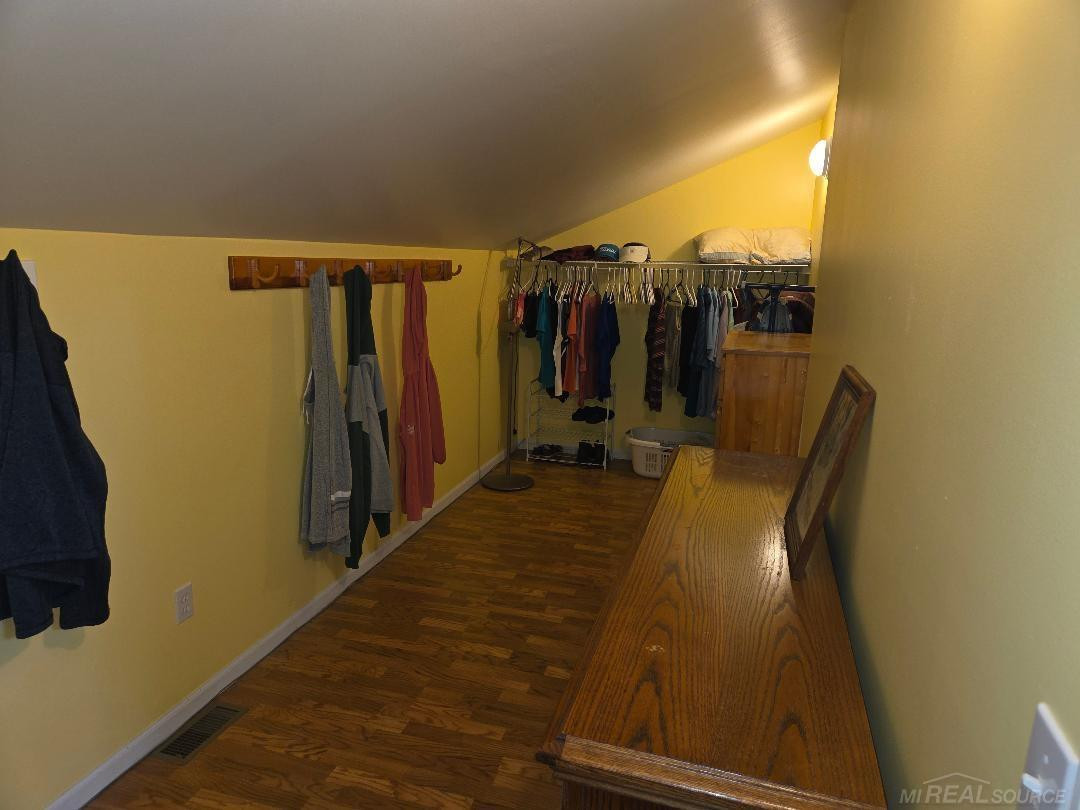5700 Royal Court Court, MI 48624 — Photo 23