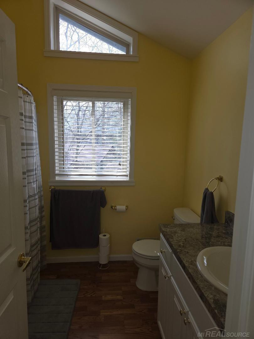 5700 Royal Court Court, MI 48624 — Photo 24