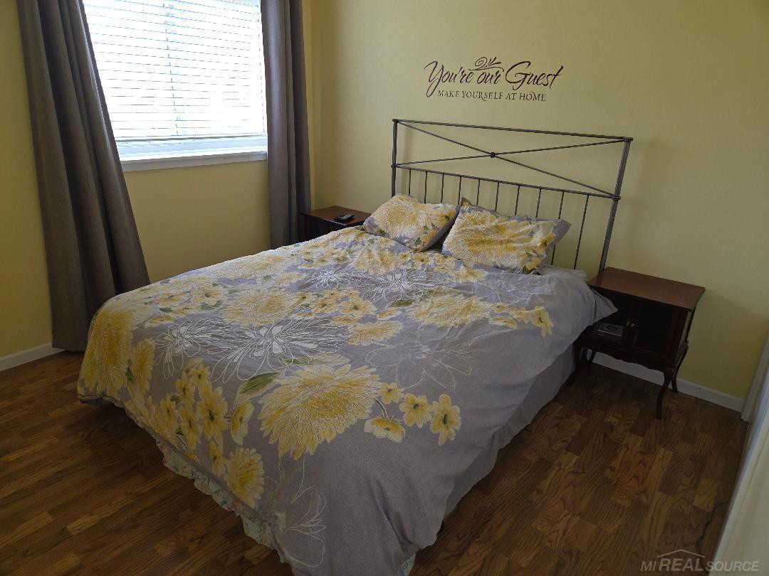 5700 Royal Court Court, MI 48624 — Photo 25