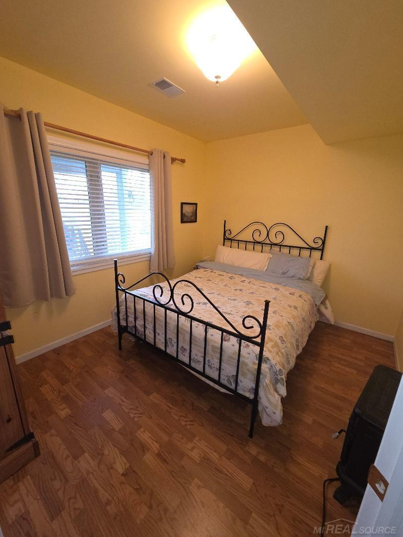 5700 Royal Court Court, MI 48624 — Photo 28