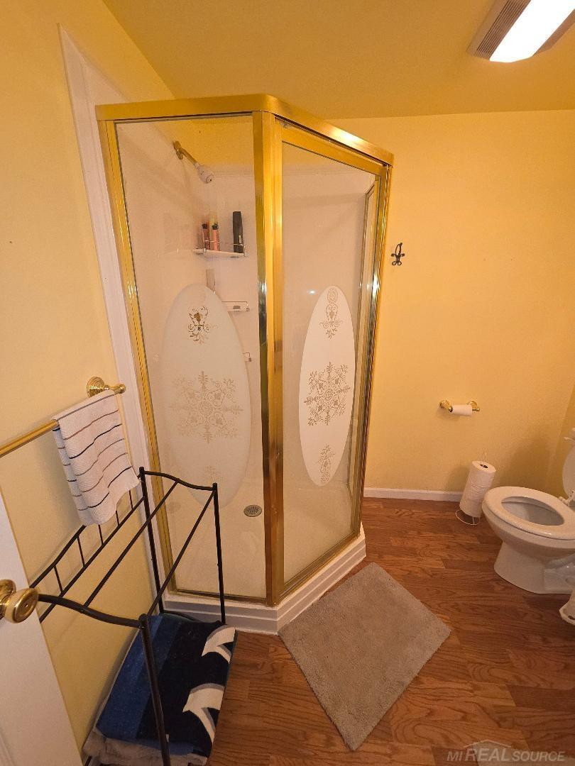 5700 Royal Court Court, MI 48624 — Photo 29