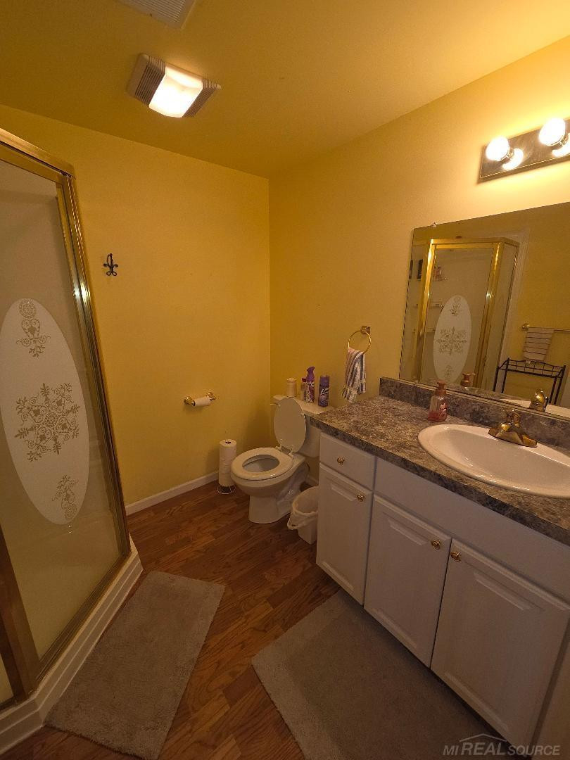 5700 Royal Court Court, MI 48624 — Photo 30