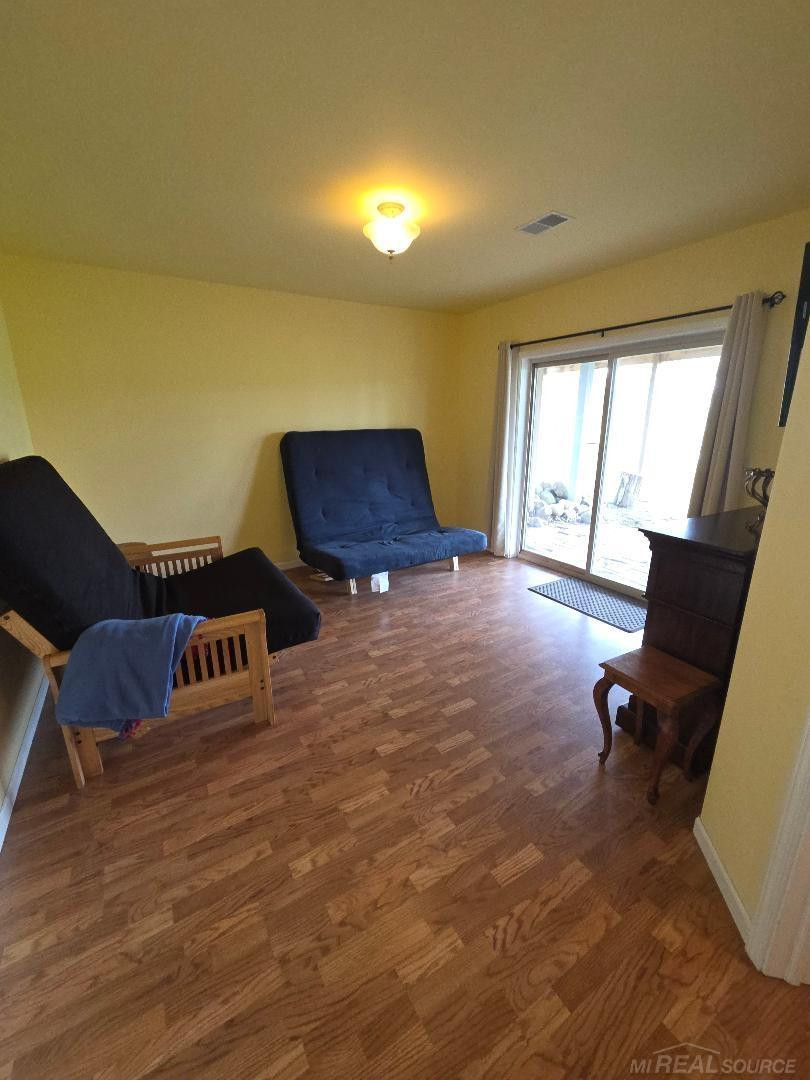 5700 Royal Court Court, MI 48624 — Photo 32