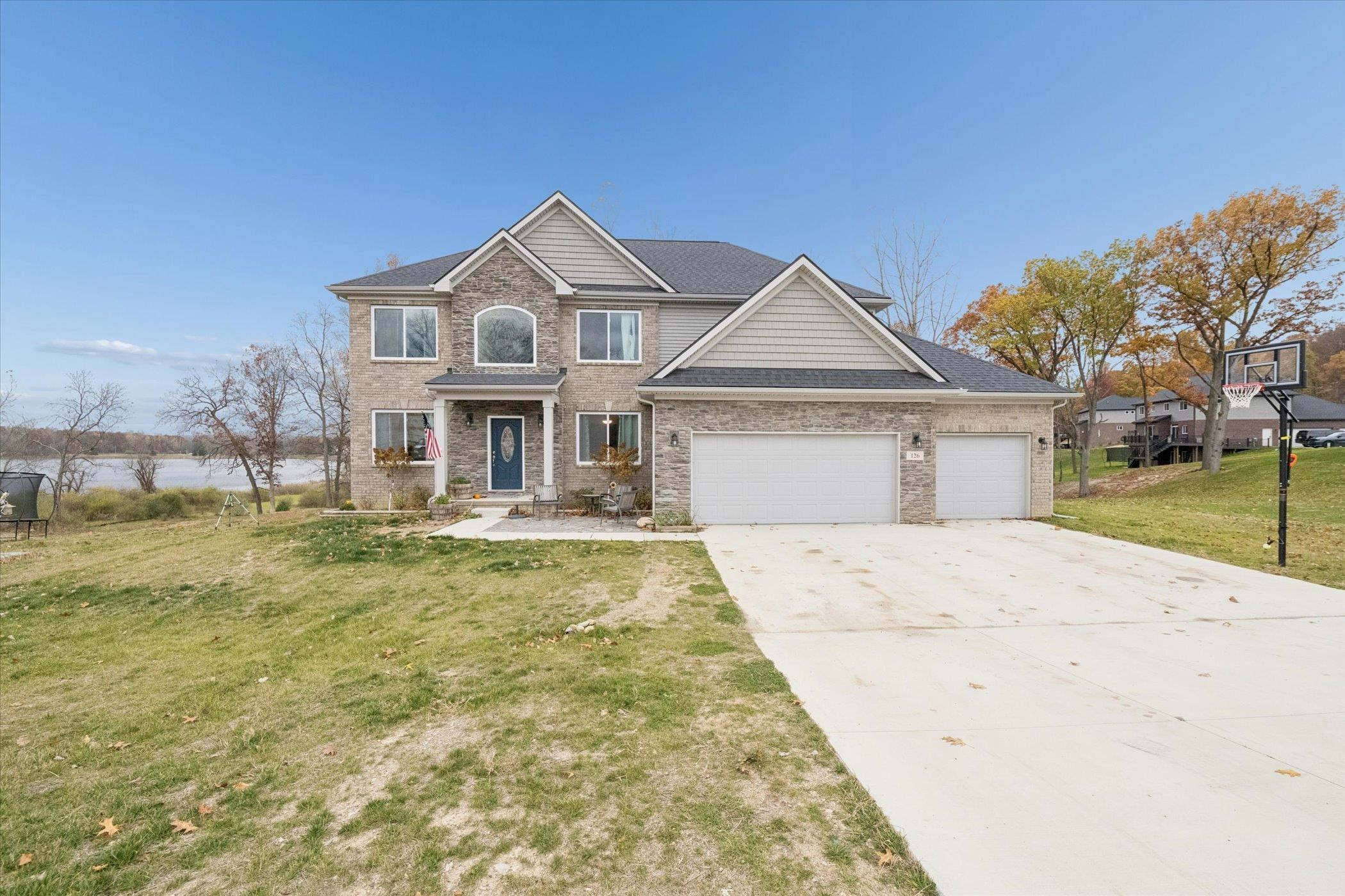 126 Parker Ln Lane, Ortonville, MI 48462