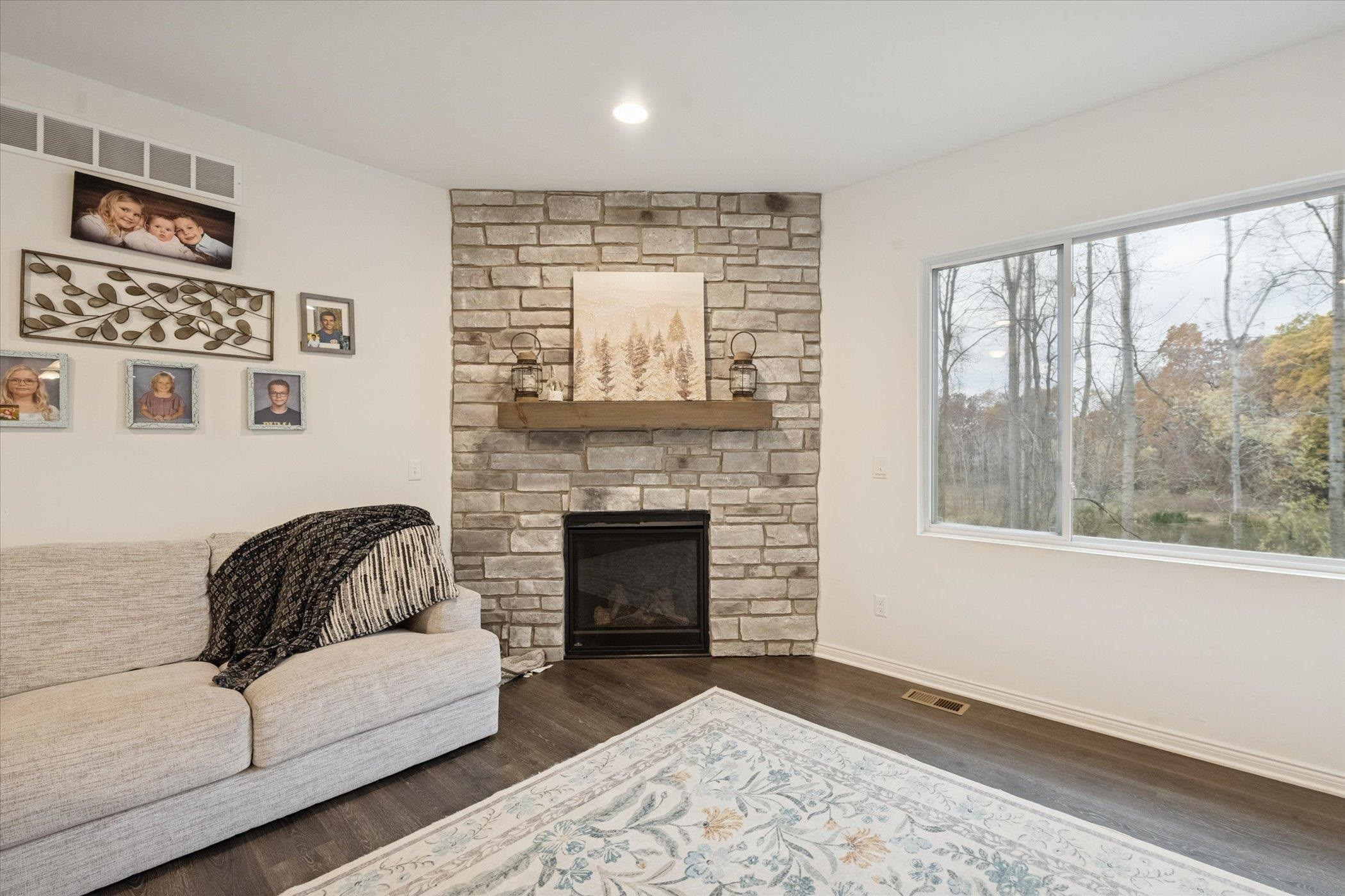 126 Parker Ln Lane, Ortonville, MI 48462 — Photo 10