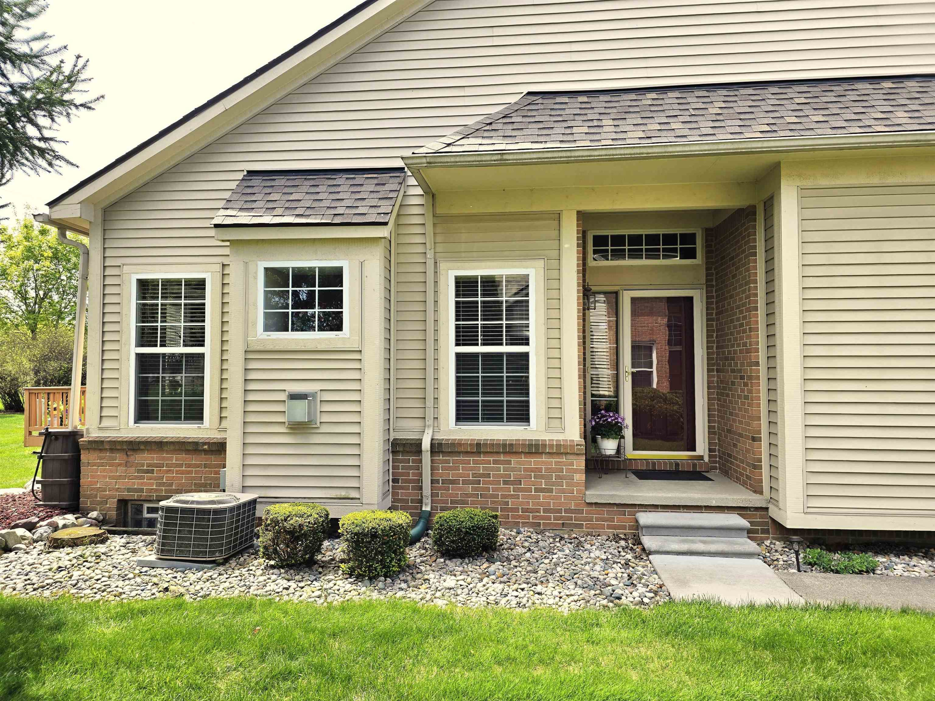 5364 Pine Needle Drive, Grand Blanc, MI 48439 — Photo 3