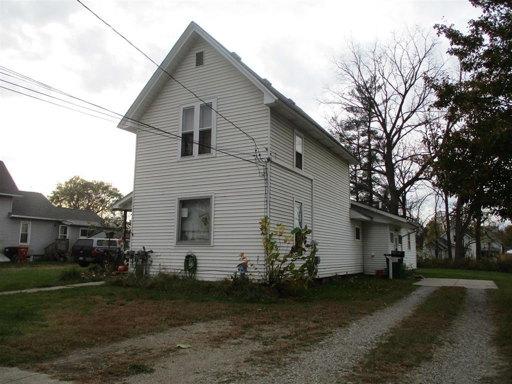 608 Oakwood Street, Owosso, MI 48867 — front exterior