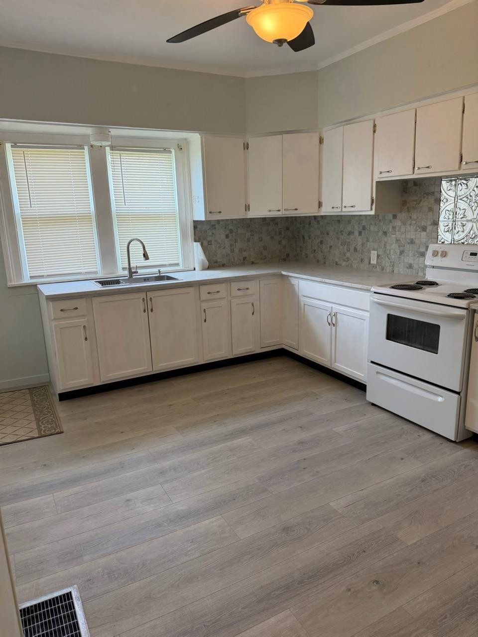 608 Oakwood Street, Owosso, MI 48867 — Photo 12