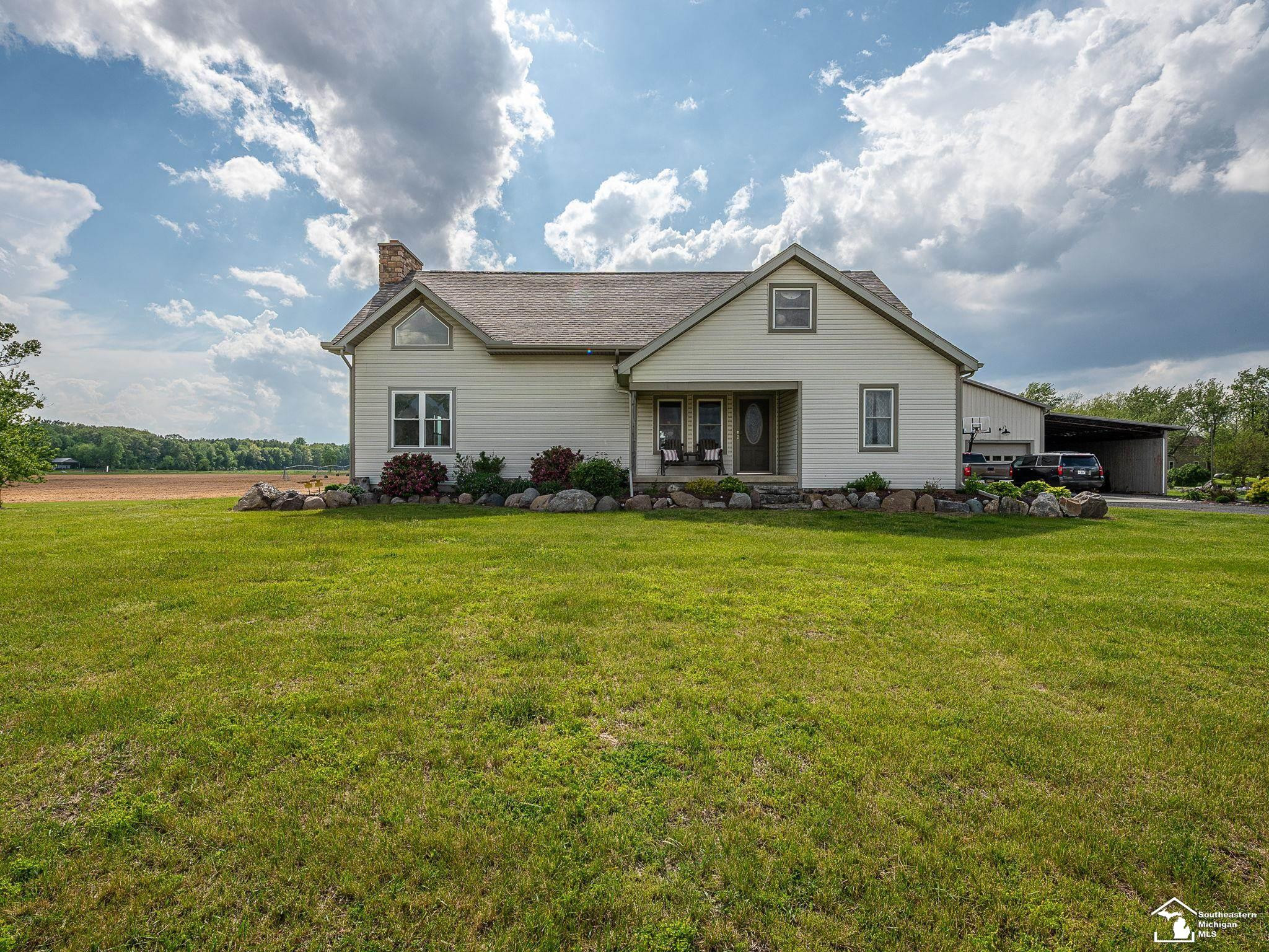4648 S County Line Highway, Deerfield, MI 49238 — front exterior