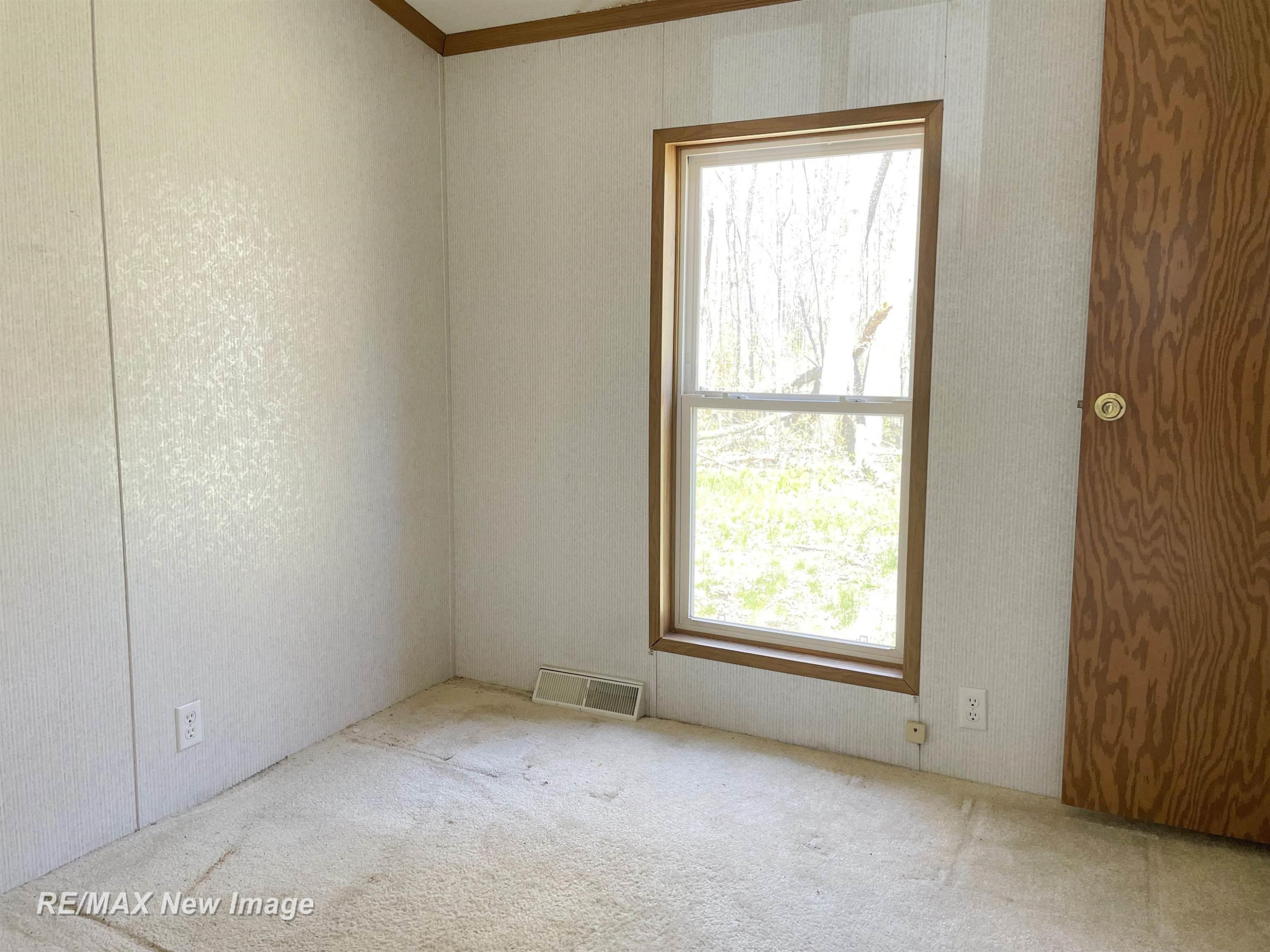 7100 Spring Lake Avenue, Lake, MI 48632 — Photo 12