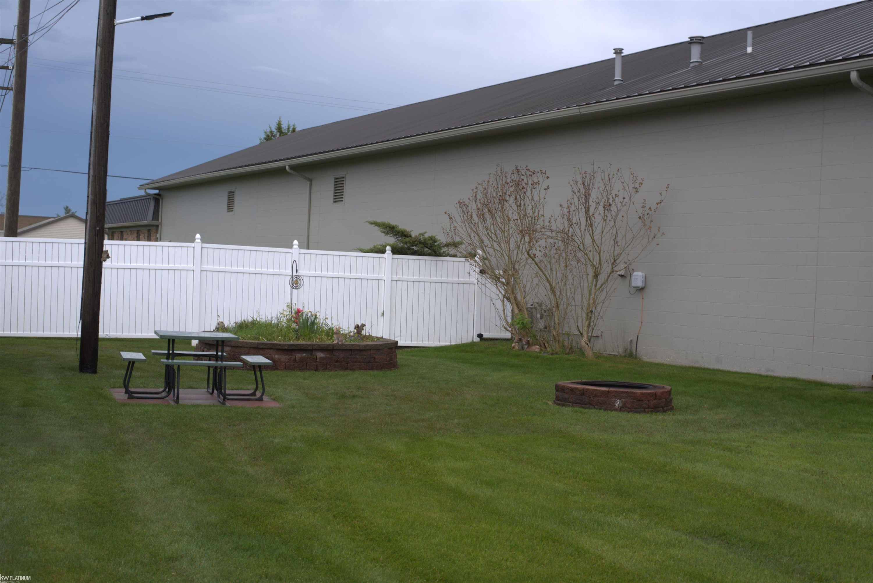 4761 Lapeer Road, Kimball, MI — Photo 4