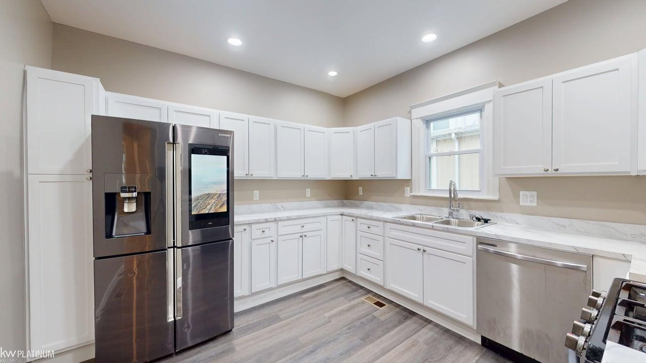 219 Cass Avenue, Mount Clemens, MI 48043 — Photo 9