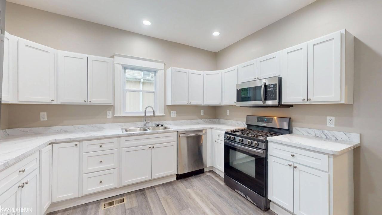 219 Cass Avenue, Mount Clemens, MI 48043 — Photo 10