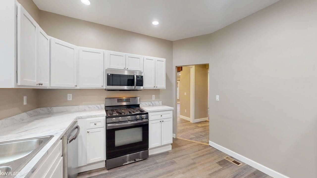 219 Cass Avenue, Mount Clemens, MI 48043 — Photo 11