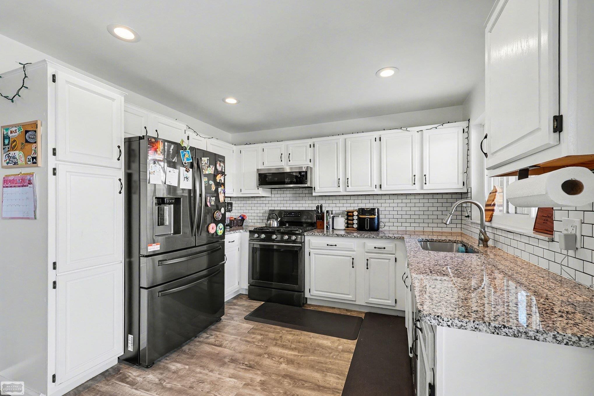 42545 Eldon Avenue, Clinton Twp, MI 48038 — Photo 8