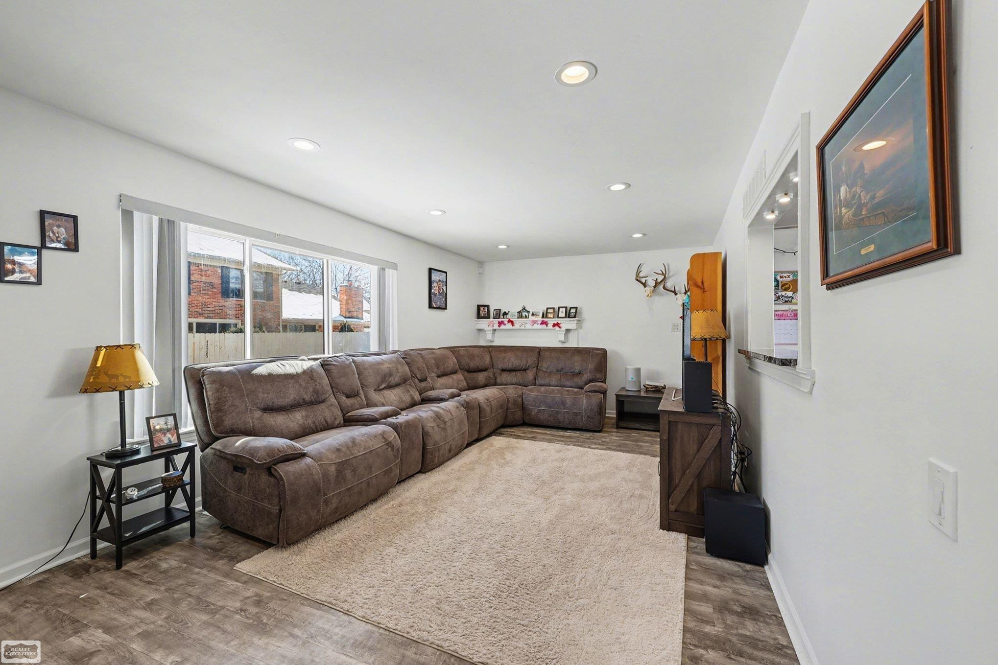 42545 Eldon Avenue, Clinton Twp, MI 48038 — Photo 10