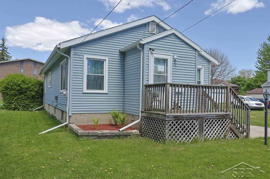 807 N Woodbridge Street, Saginaw, MI 48602 — front exterior