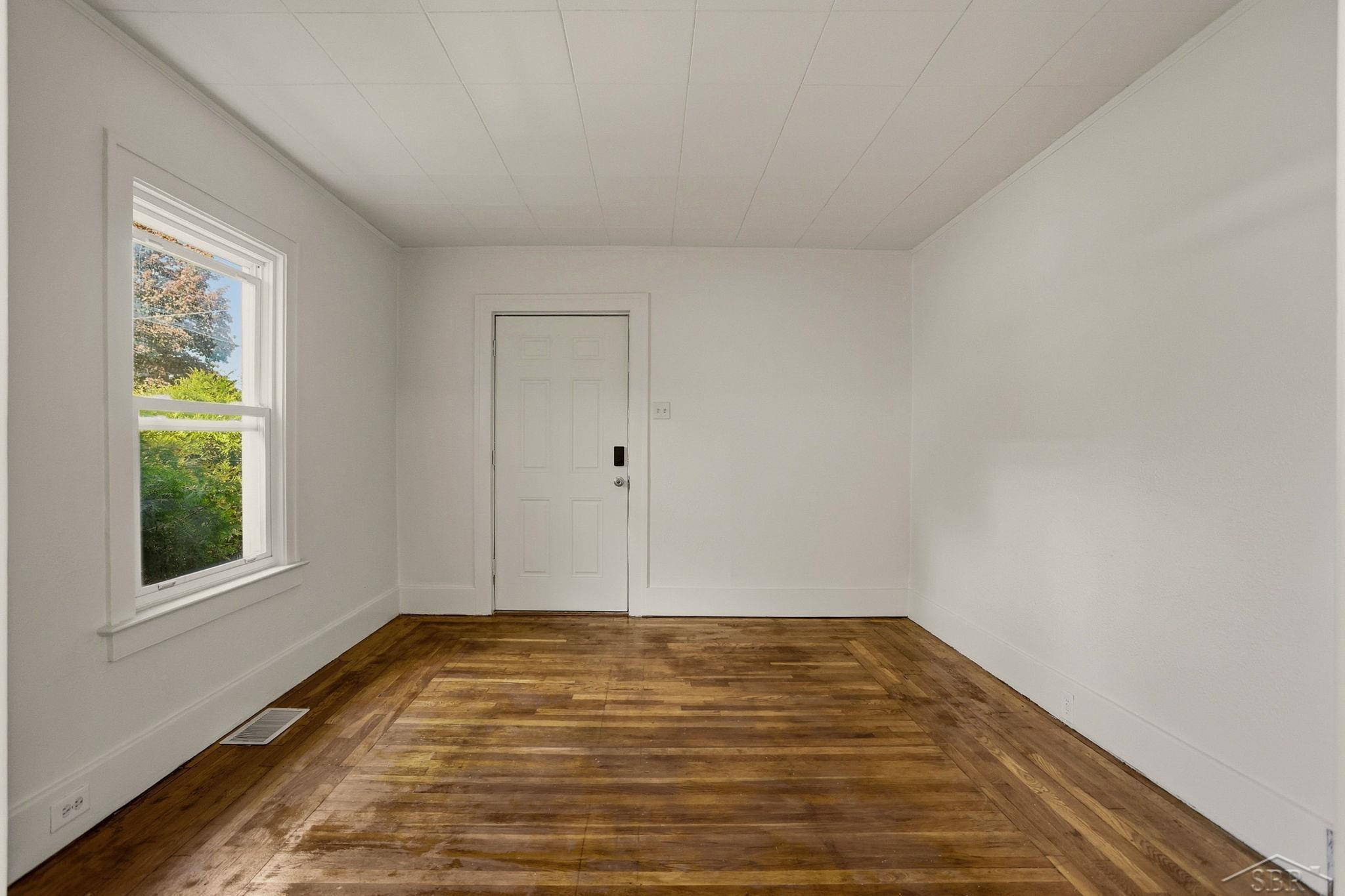1922 Lowell Avenue, Saginaw, MI 48601 — Photo 4