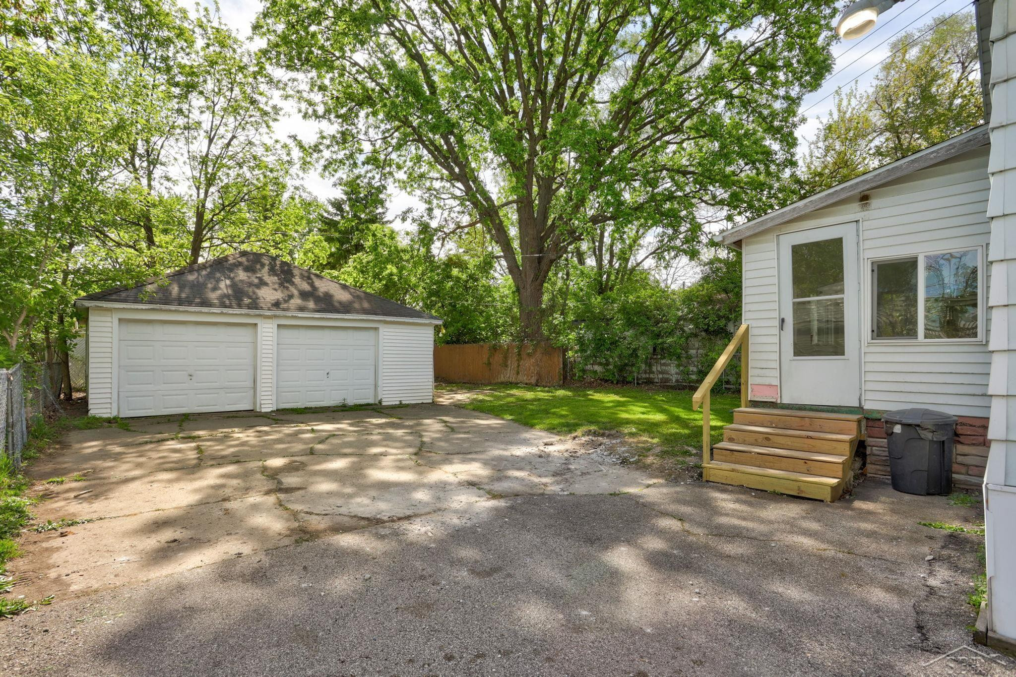 1922 Lowell Avenue, Saginaw, MI 48601 — Photo 20