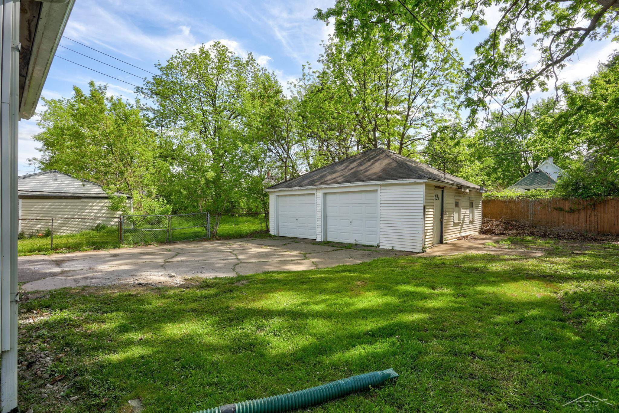 1922 Lowell Avenue, Saginaw, MI 48601 — Photo 21