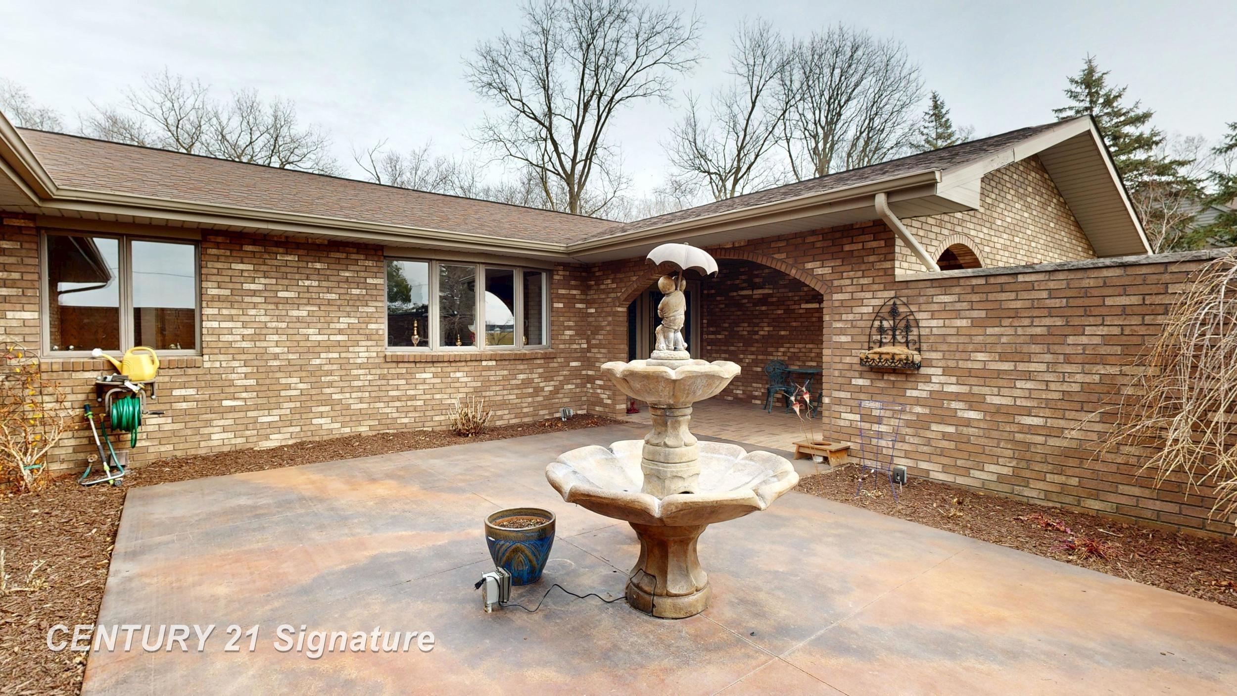 6728 N River Road, Freeland, MI 48623 — Photo 3