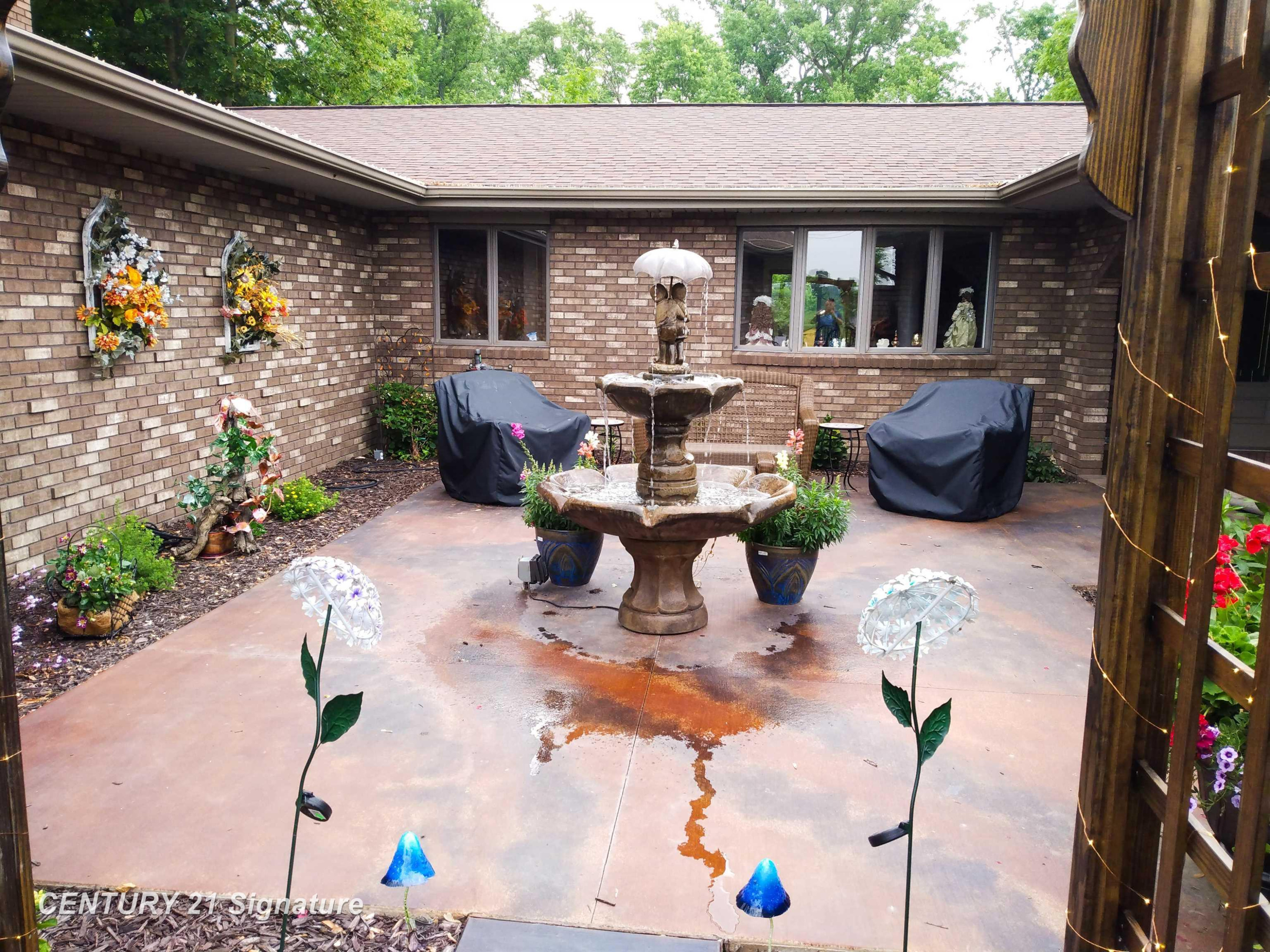 6728 N River Road, Freeland, MI 48623 — Photo 4