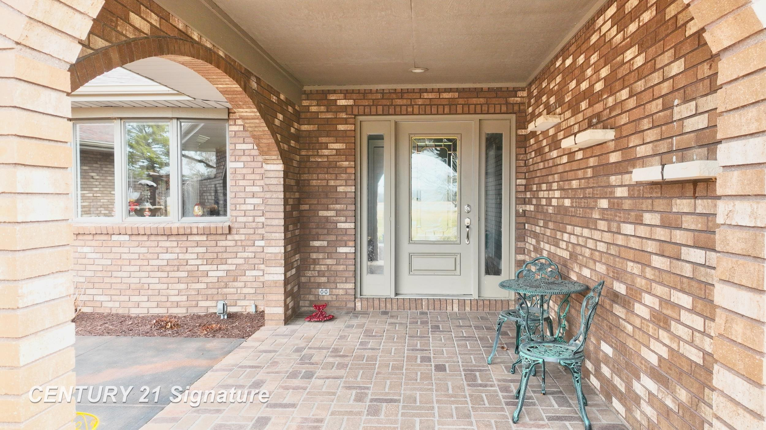 6728 N River Road, Freeland, MI 48623 — Photo 5