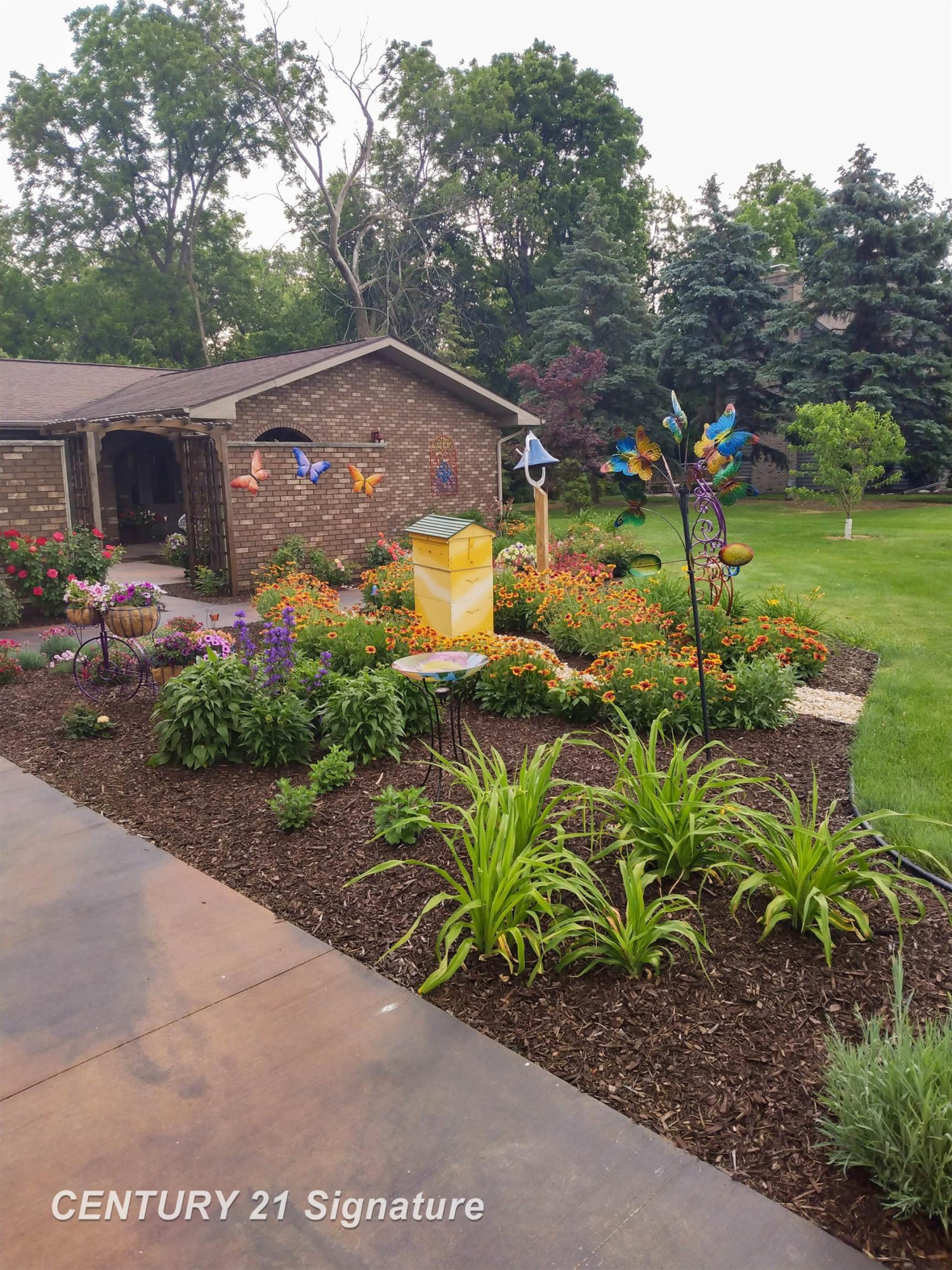 6728 N River Road, Freeland, MI 48623 — Photo 7
