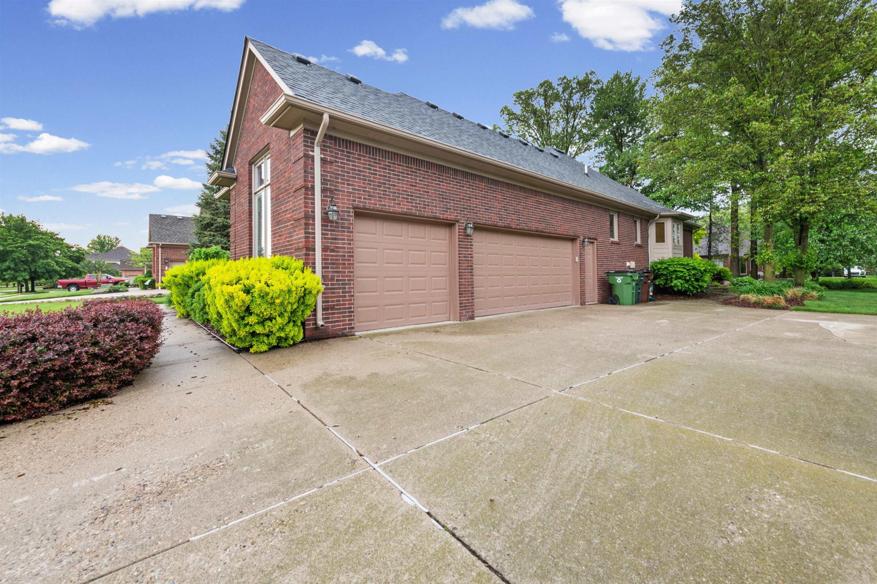 54316 Black Cherry Lane, Shelby Twp, MI 48315 — Photo 10