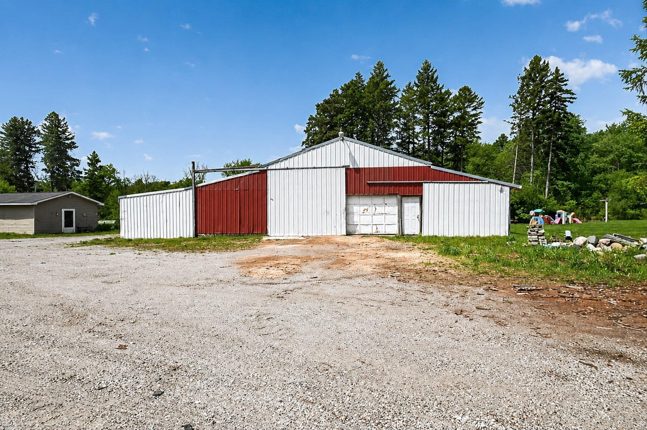3477 Winegar Road, Perry, MI 48872 — Photo 28