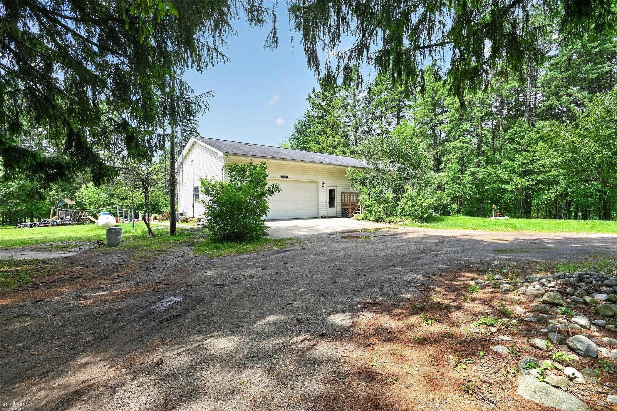 3477 Winegar Road, Perry, MI 48872 — Photo 33