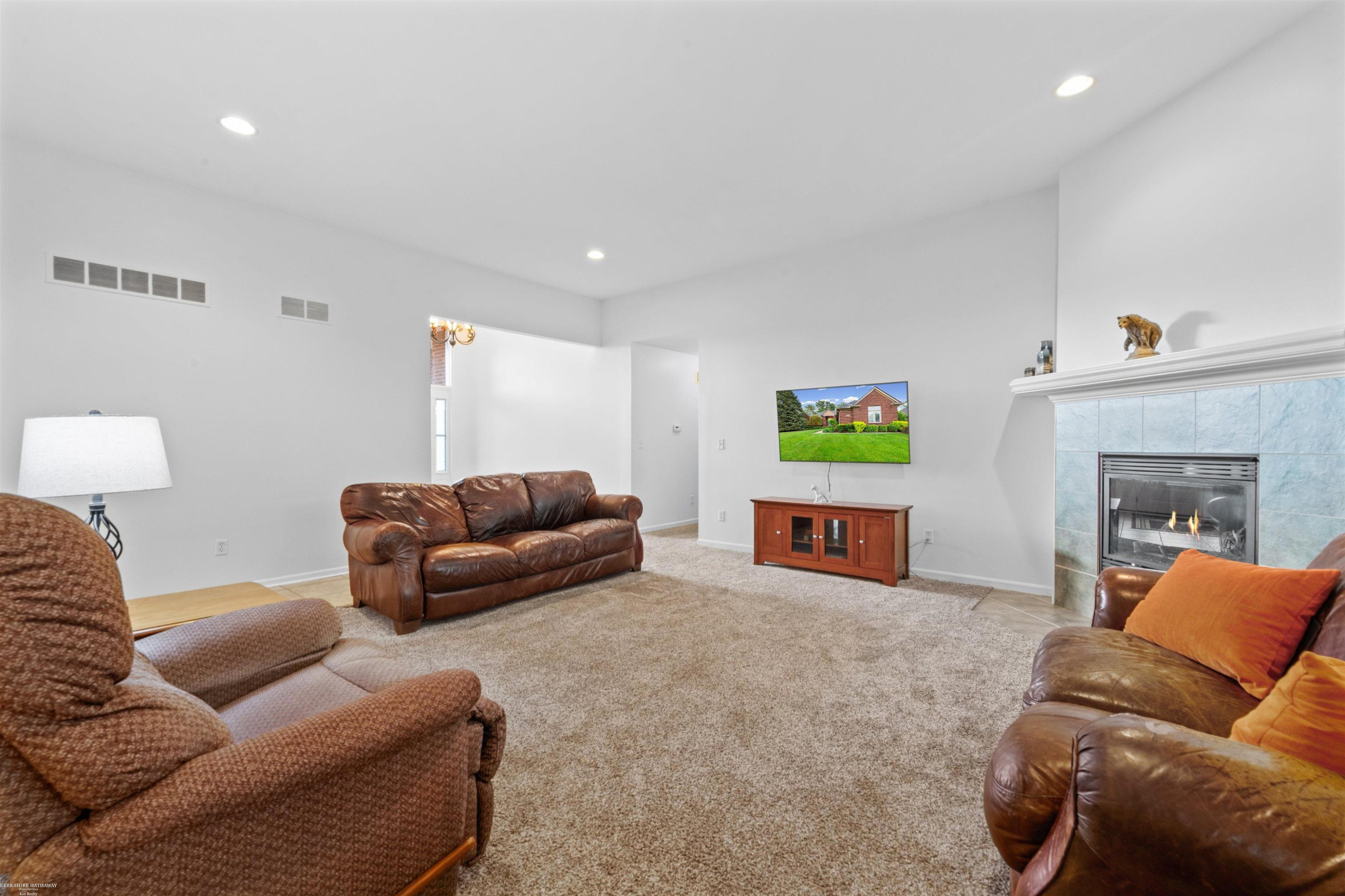 54316 Black Cherry Lane, Shelby Twp, MI 48315 — Photo 49