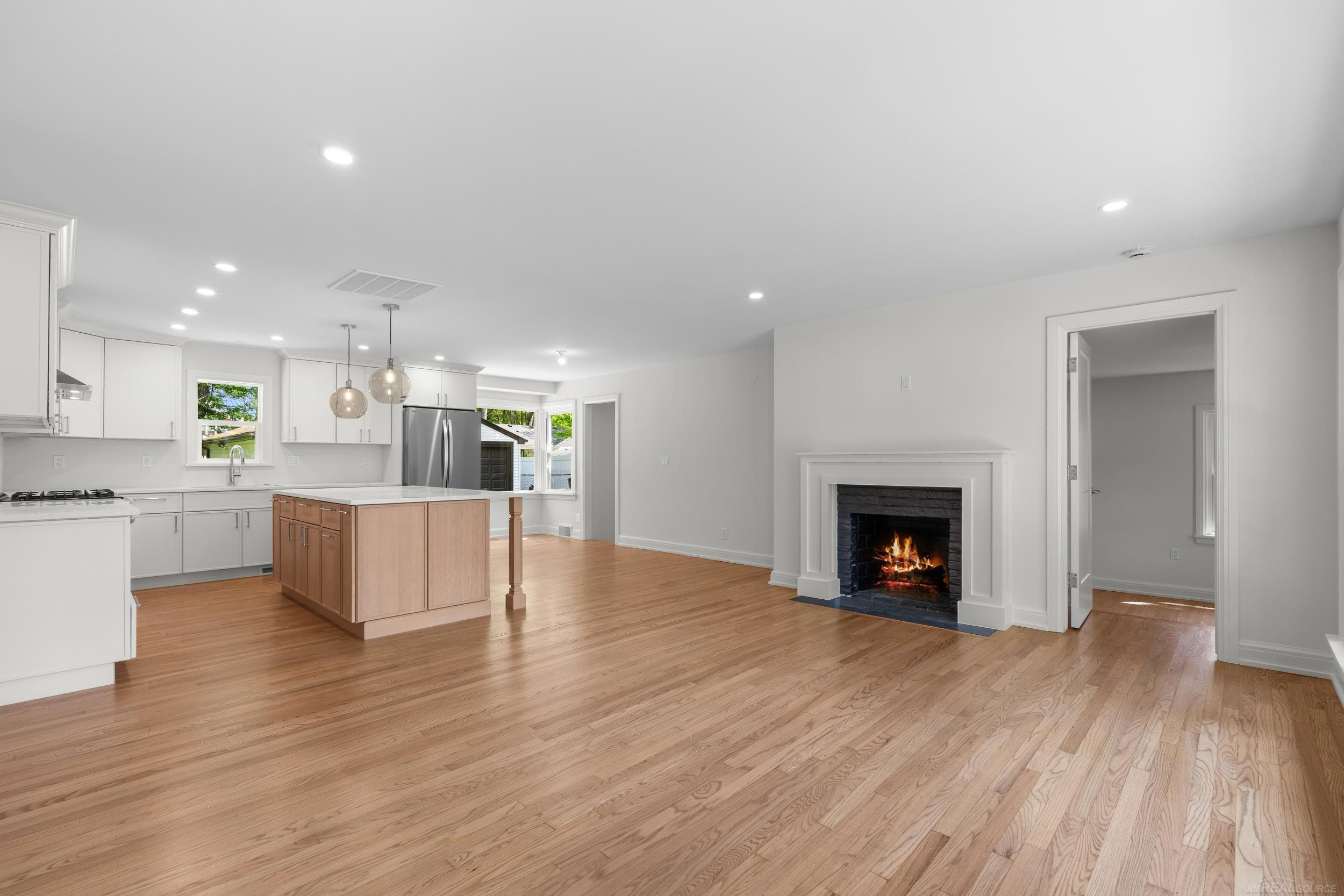 15856 Birwood Avenue, Beverly Hills, MI 48025 — Photo 6