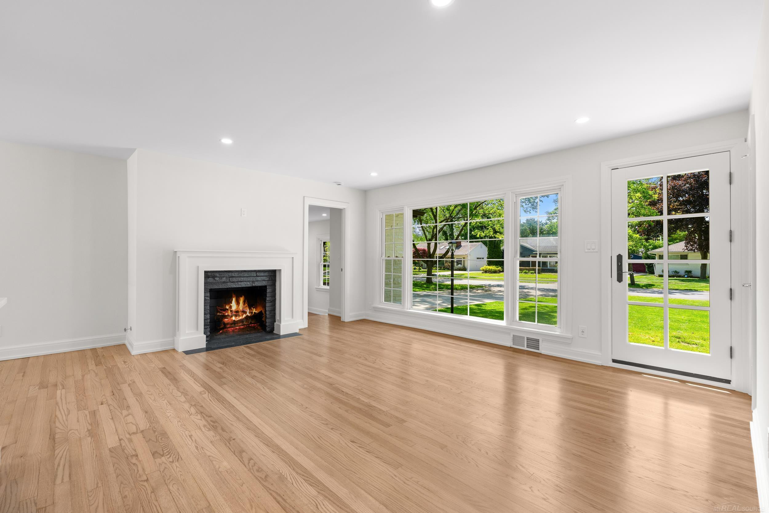 15856 Birwood Avenue, Beverly Hills, MI 48025 — Photo 8