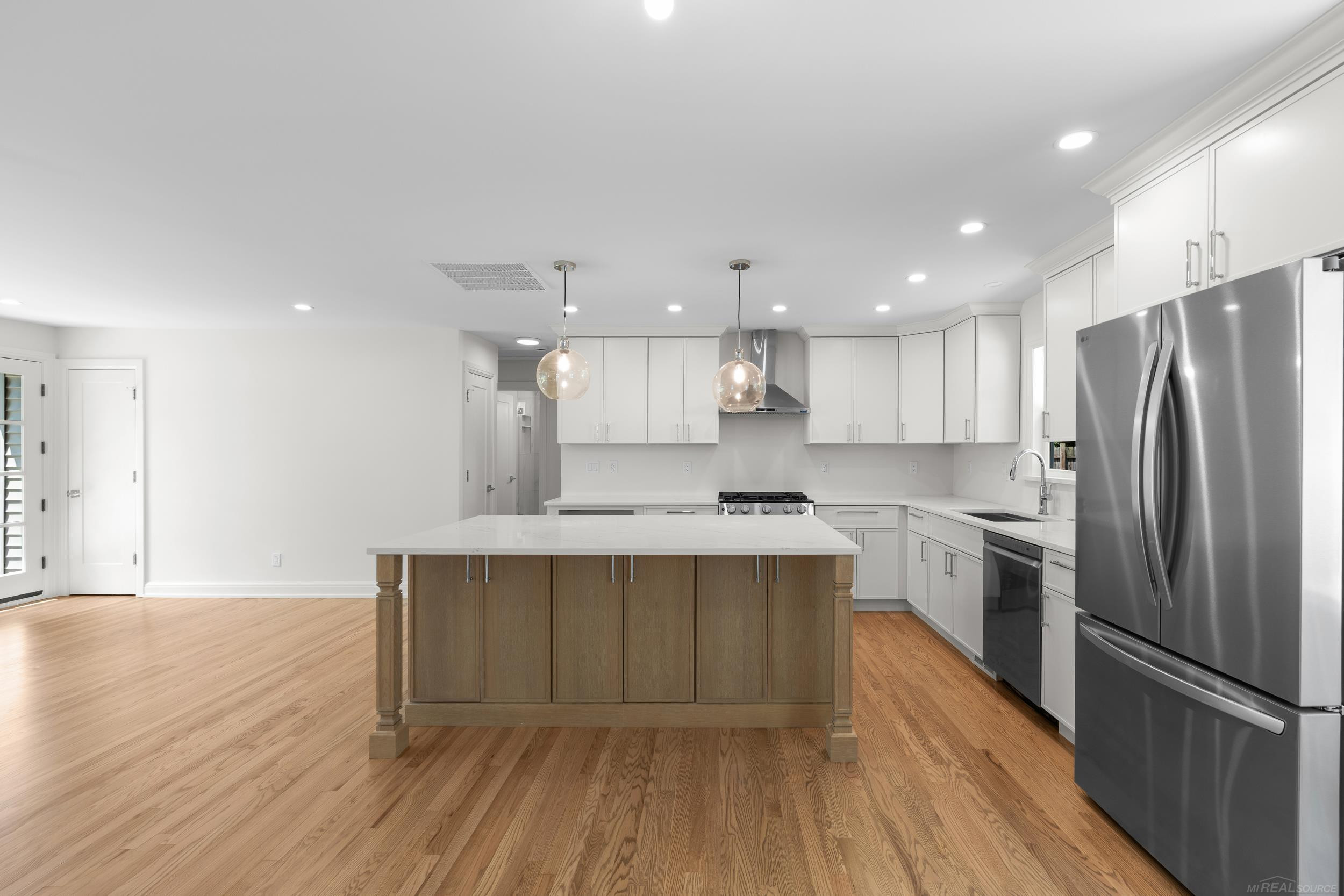 15856 Birwood Avenue, Beverly Hills, MI 48025 — Photo 11
