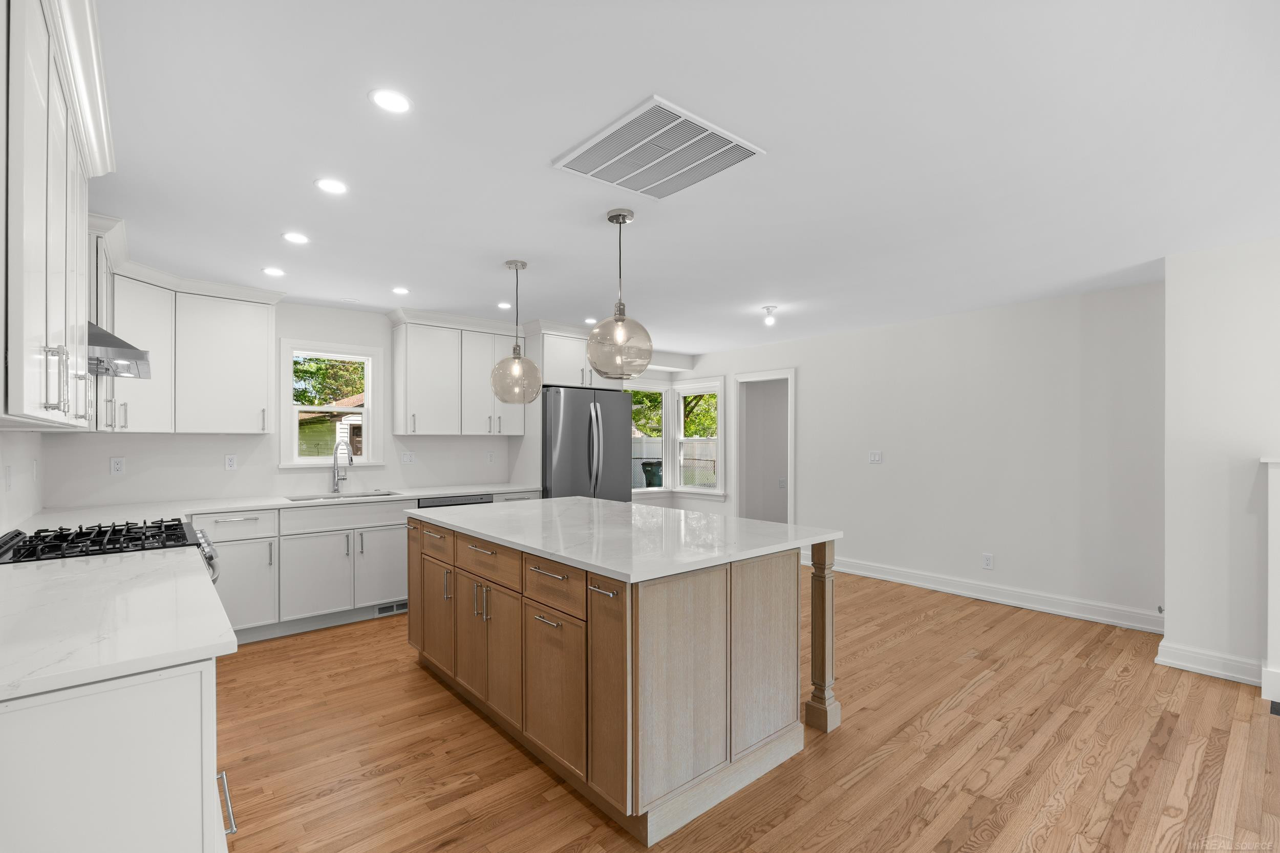 15856 Birwood Avenue, Beverly Hills, MI 48025 — Photo 12