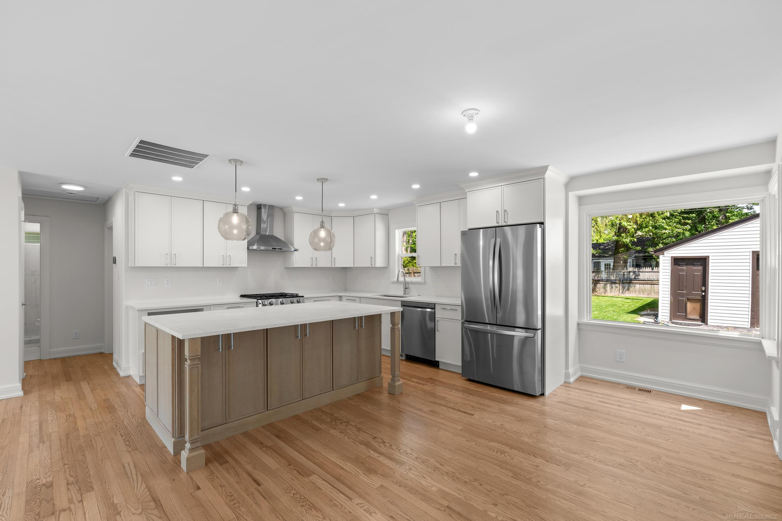 15856 Birwood Avenue, Beverly Hills, MI 48025 — Photo 14