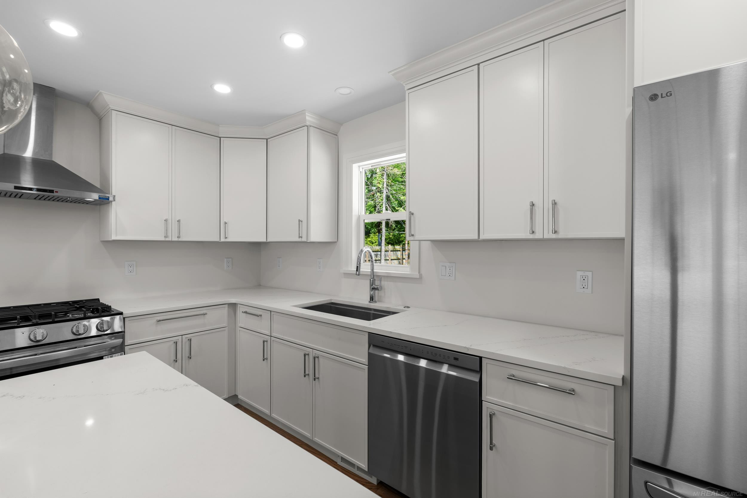 15856 Birwood Avenue, Beverly Hills, MI 48025 — Photo 15