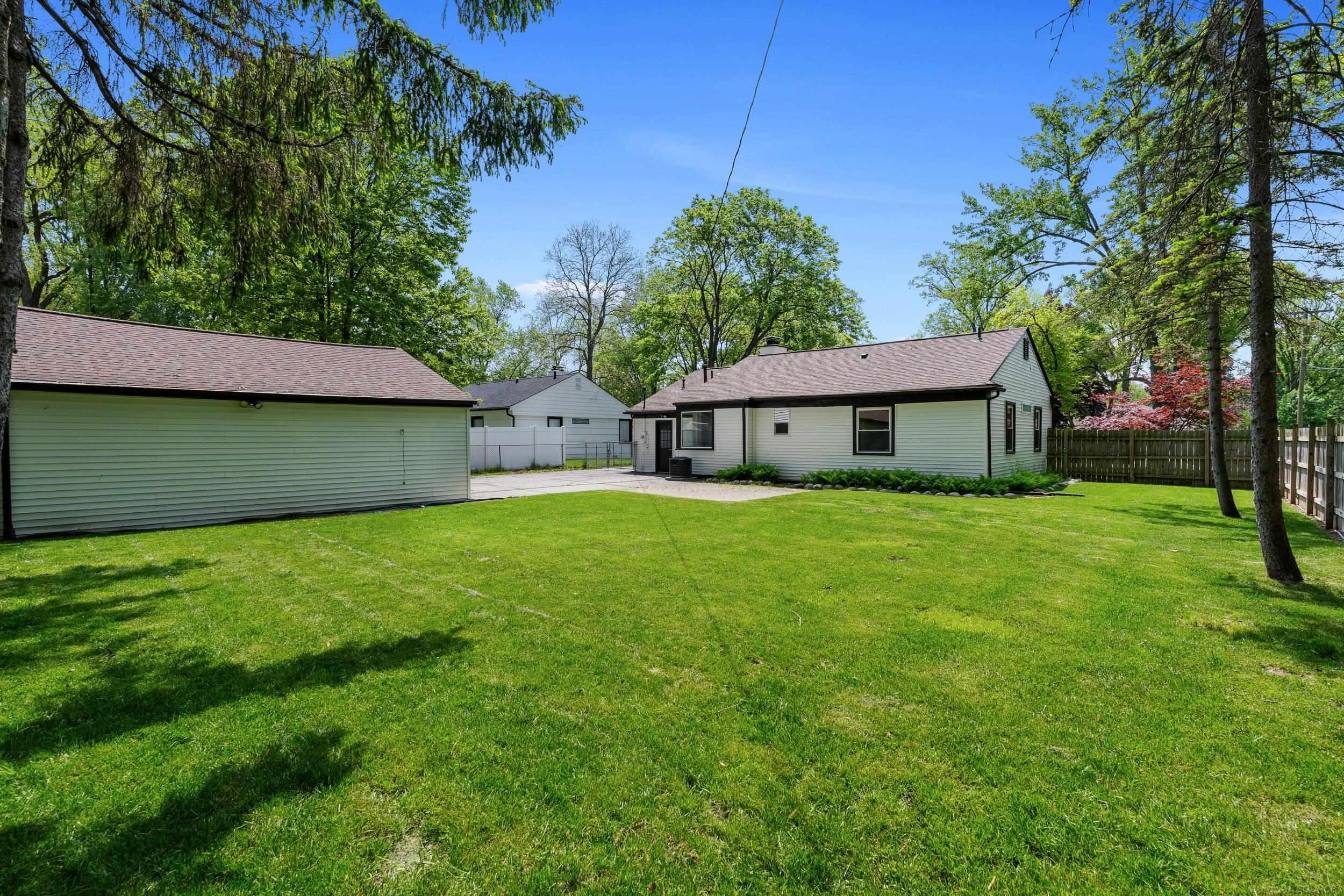 15856 Birwood Avenue, Beverly Hills, MI 48025 — Photo 29