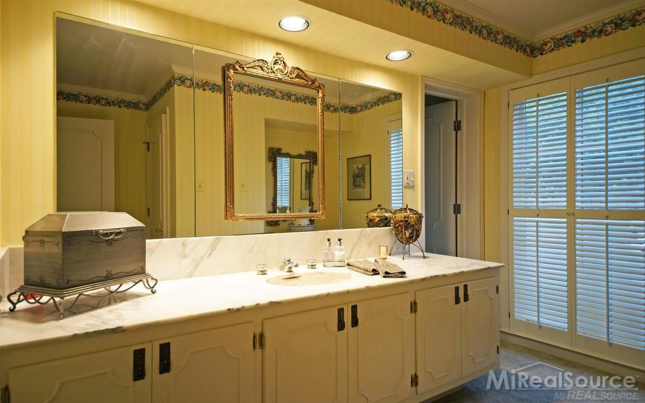 45 Lakecrest Lane, Grosse Pointe Farms, MI 48236 — Photo 13