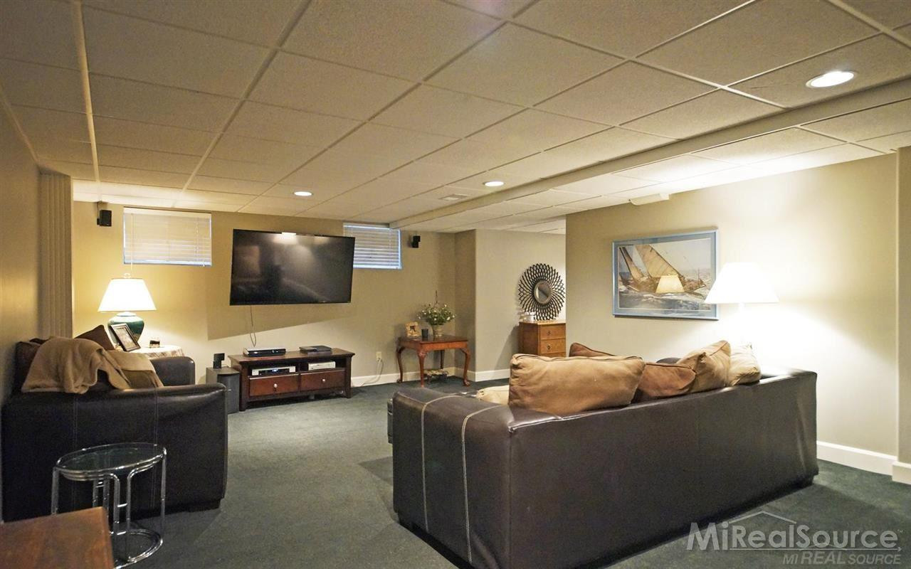 45 Lakecrest Lane, Grosse Pointe Farms, MI 48236 — Photo 24